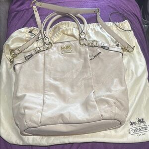 Coach Light Beige Leather Shoulder Bag